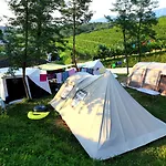 Campingplads Saxida Wine & Pitches *