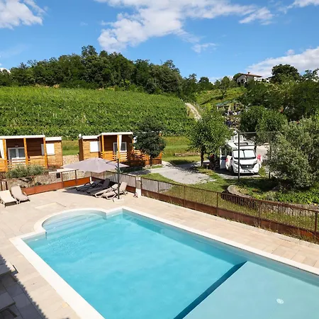 Saxida Wine & Pitches