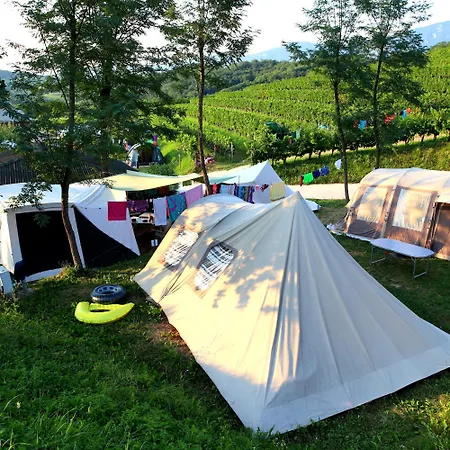 キャンプ場 Saxida Wine & Pitches *